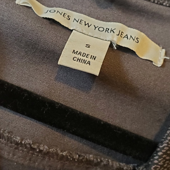 Jones of New York Pant Suit - Picture 4 of 9